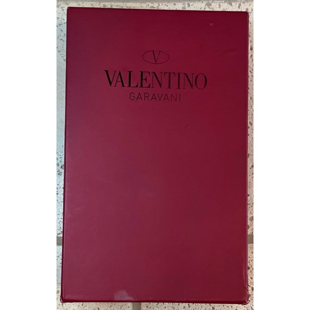 VALENTINOβGARAVANI red shoeβbox